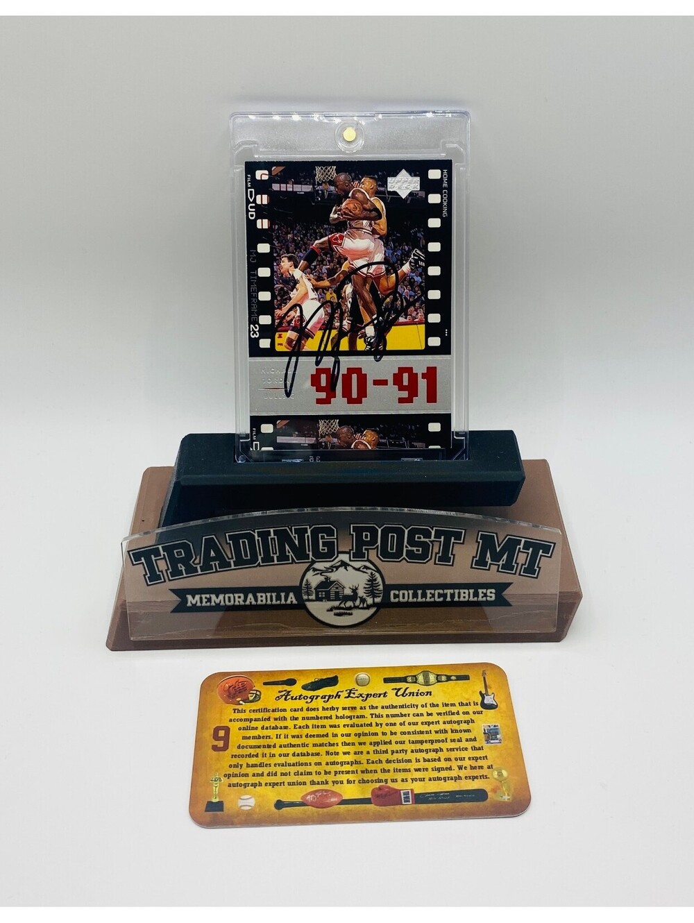 Michael Jordan Signed Card With COA (120983) (Bulls)
